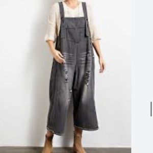NWOT Easel Distressed Washed Denim Overalls
